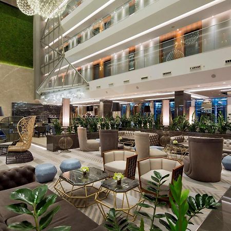 Doubletree By Hilton Istanbul - Piyalepasa Istambul Exterior foto Lobby