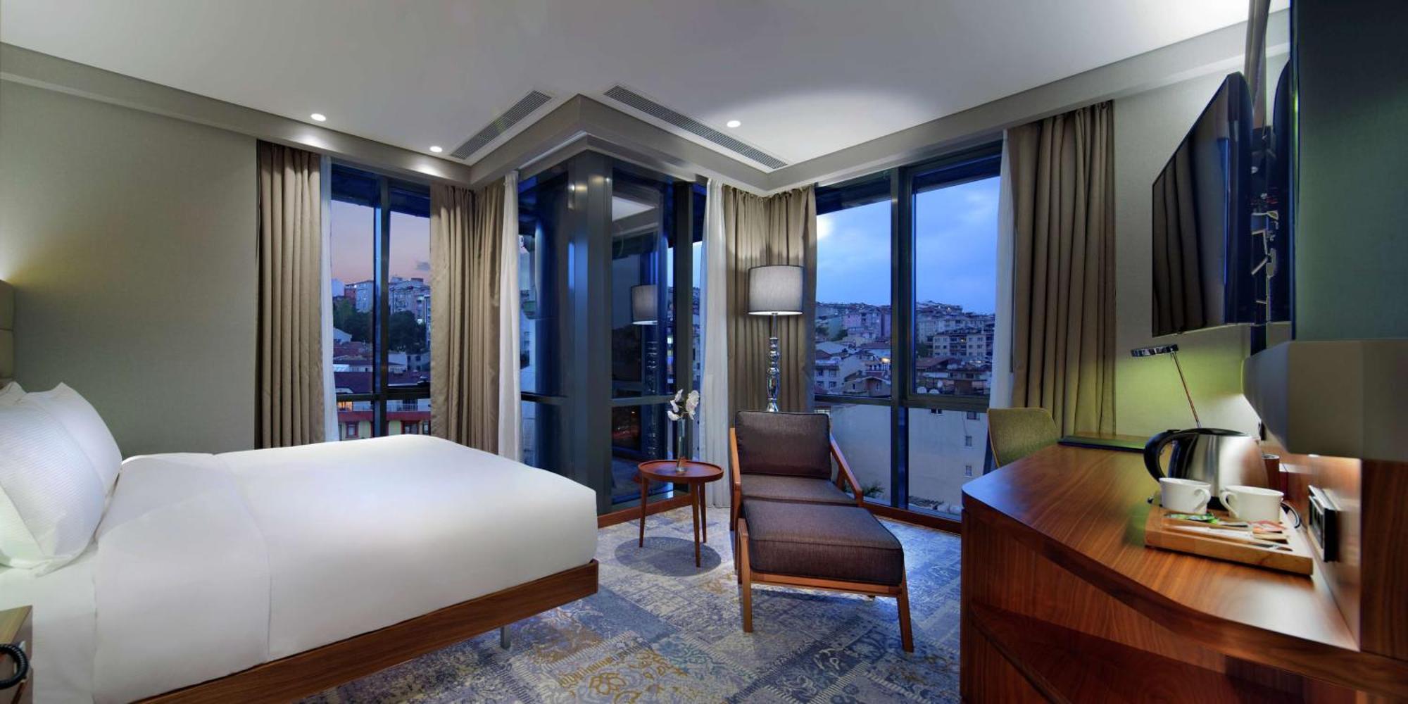 Doubletree By Hilton Istanbul - Piyalepasa Istambul Exterior foto Deluxe Room