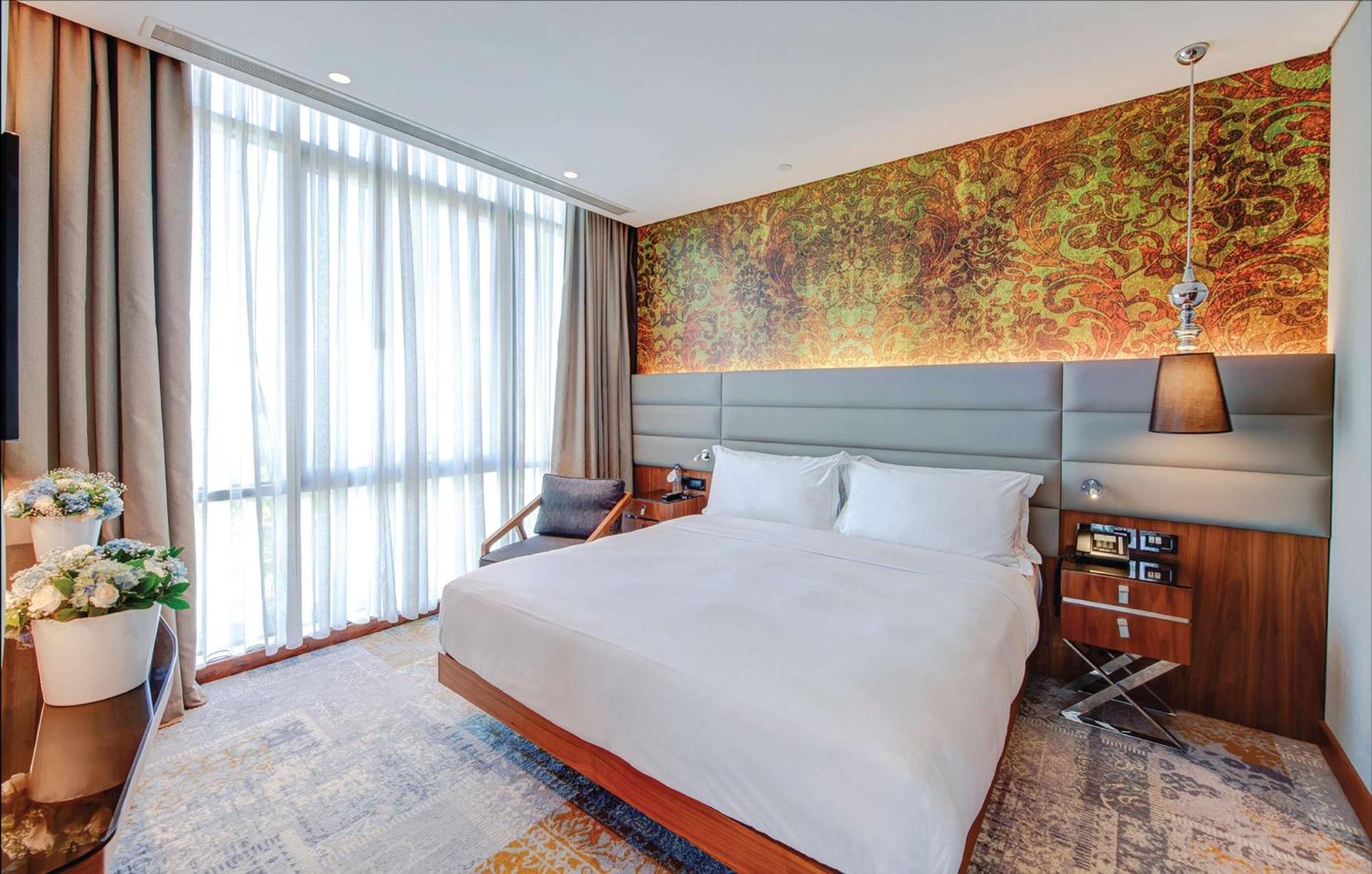 Doubletree By Hilton Istanbul - Piyalepasa Istambul Exterior foto
