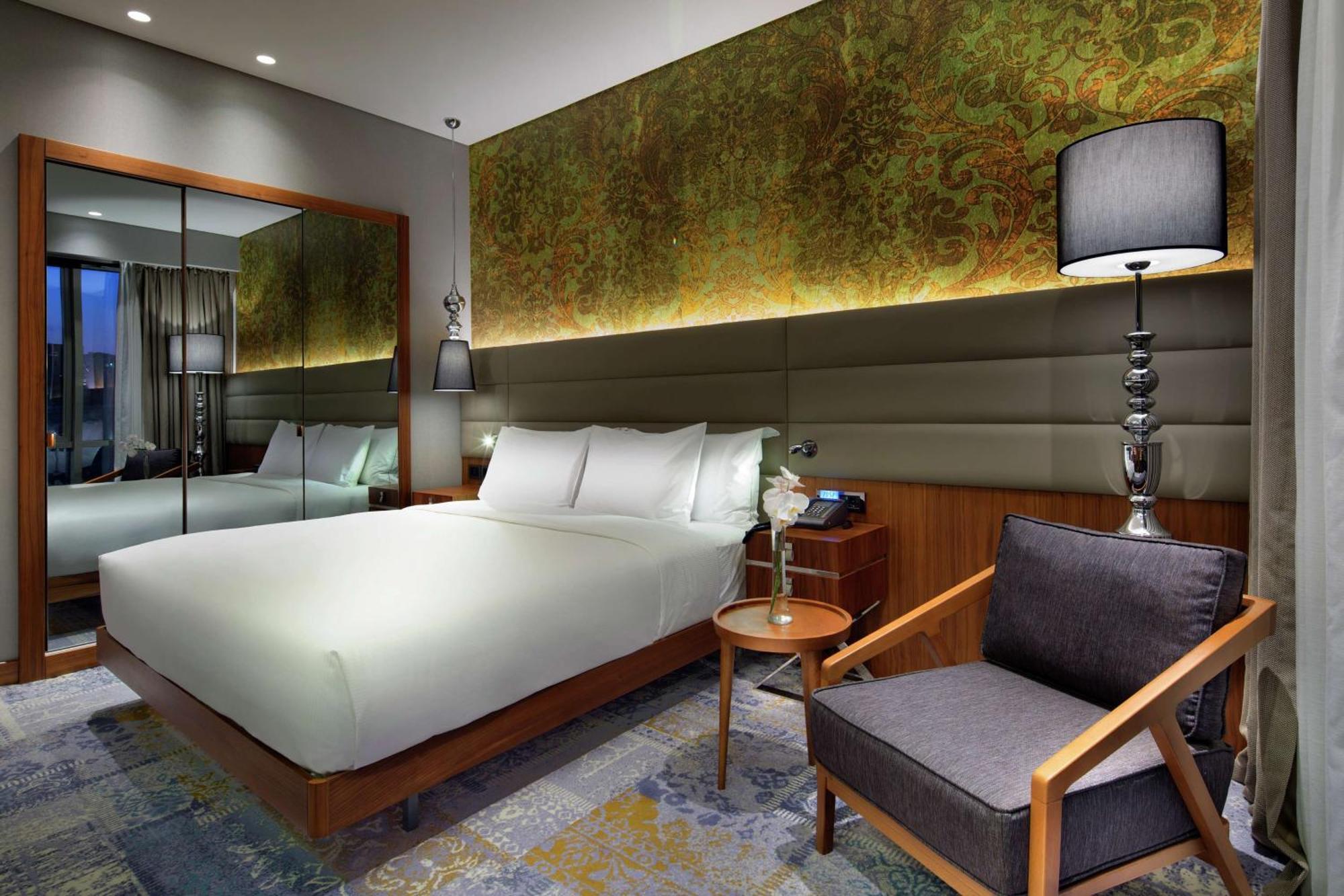 Doubletree By Hilton Istanbul - Piyalepasa Istambul Exterior foto Deluxe Room