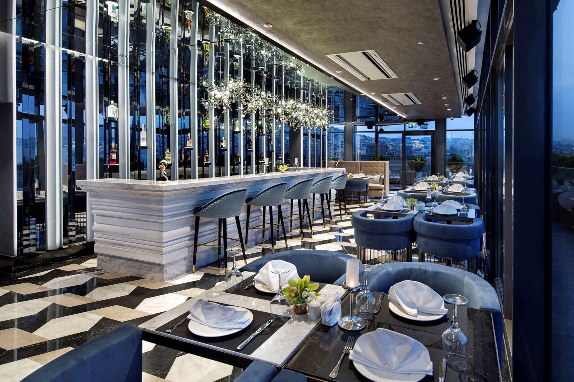 Doubletree By Hilton Istanbul - Piyalepasa Istambul Exterior foto The interior of the restaurant