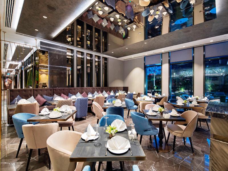Doubletree By Hilton Istanbul - Piyalepasa Istambul Exterior foto The interior of the restaurant